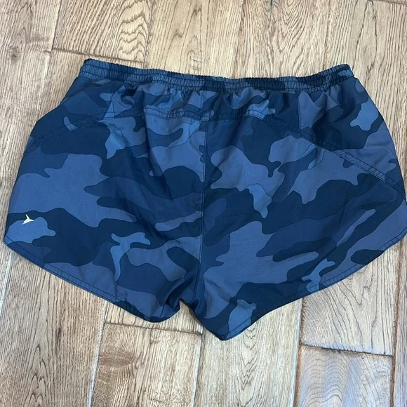 OLD NAVY Active Go-Dry Camo Shorts Size Medium - Picture 6 of 9